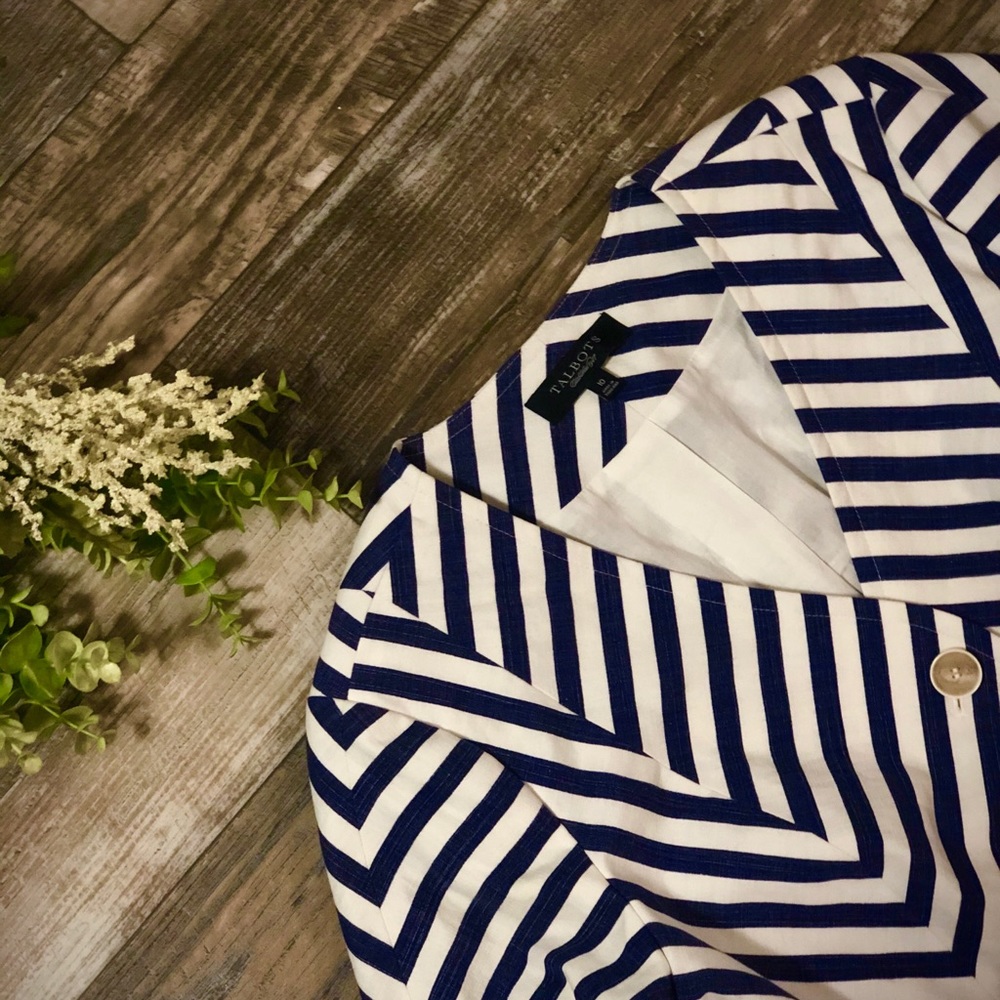 Talbots • Chevron Print Blazer